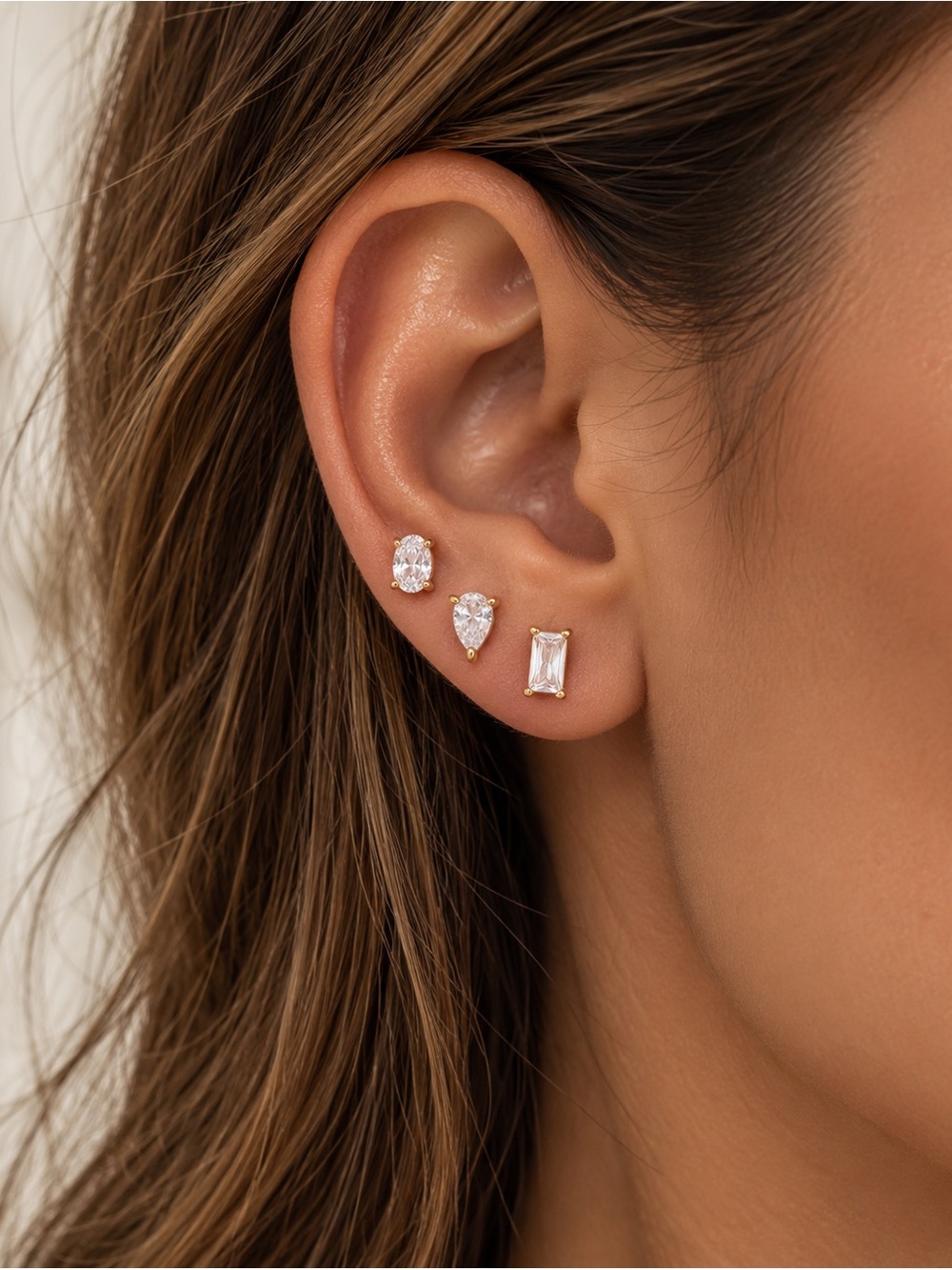 Diamond stud earrings D187